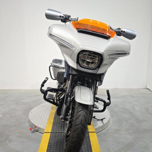 FLHXSE 2023 CVO™ Street Glide® thumb 3