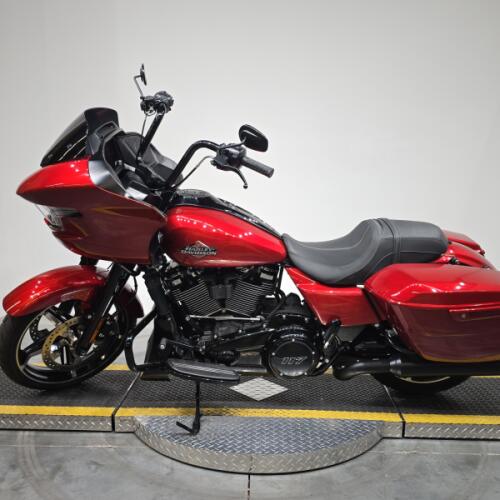 FLTRX 2025 Road Glide™ thumb 1
