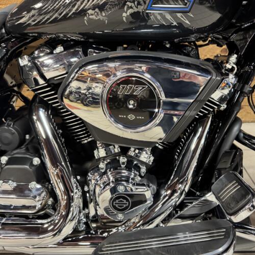 2026 Harley-Davidson® Road Glide® Midnight Ember Enthusiast FLTRX thumb 2