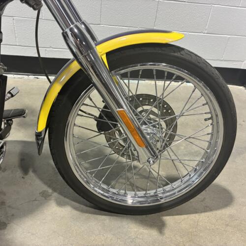 2004 Harley-Davidson® Softail Deuce Smokey Gold and Vivid Black thumb 2