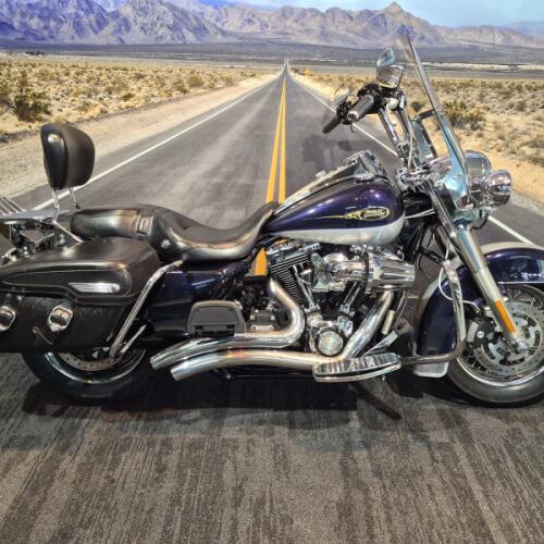 2009 Harley-Davidson® Road King® Abyss Blue Crushed Sapphire thumb 3