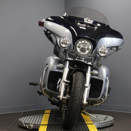 2019 Harley-Davidson® Ultra Limited Midnight Blue/Barracuda Silver thumb 1