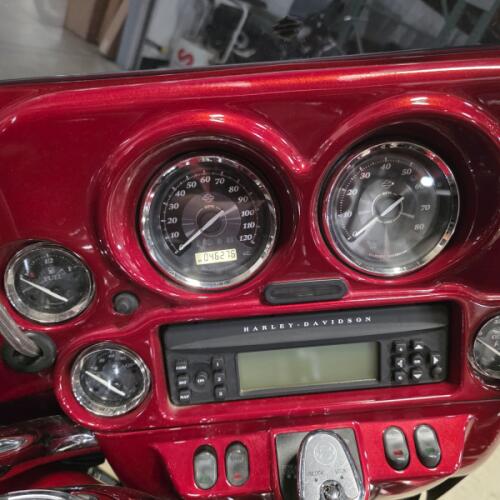 2011 Harley-Davidson® Electra Glide® Ultra Limited FLHTK  thumb 2