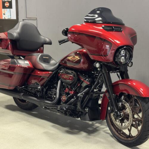 2023 Harley-Davidson® Street Glide® Special Heirloom Red Fade thumb 3