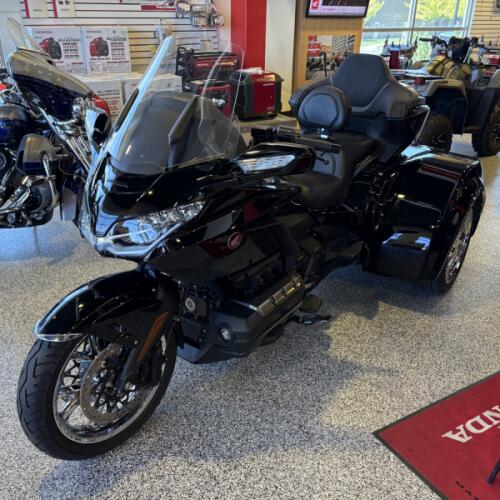 2023 Honda Gold Wing Tour GL1800P TRIKE thumb 3