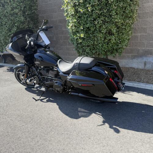 FLTRX 2026 Road Glide® thumb 3