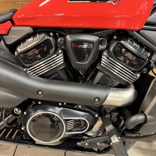 2026 Harley-Davidson® Sportster® S Blood Orange Black Trim RH1250S thumb 2