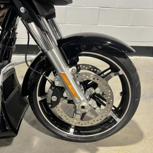 2026 Harley-Davidson® Street Glide® Vivid Black FLHX thumb 2