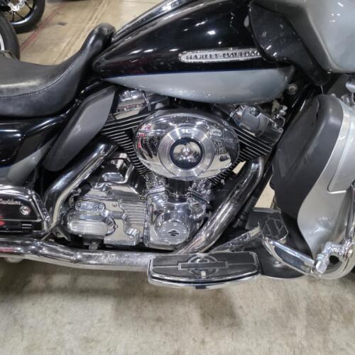 2012 Harley-Davidson® Electra Glide® Ultra Limited FLHTK  thumb 3