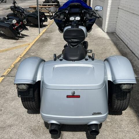 FLTRT 2024 Road Glide 3 thumb 1