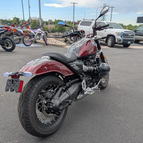 2024 BMW R12 thumb 2