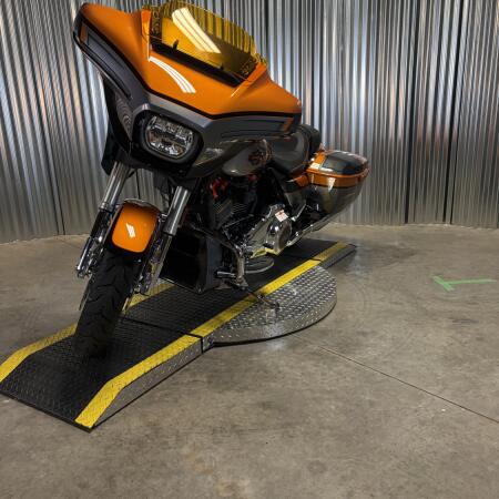 2026 Harley-Davidson® CVO Street Glide Torched Orange CVO Tri-Tone thumb 1