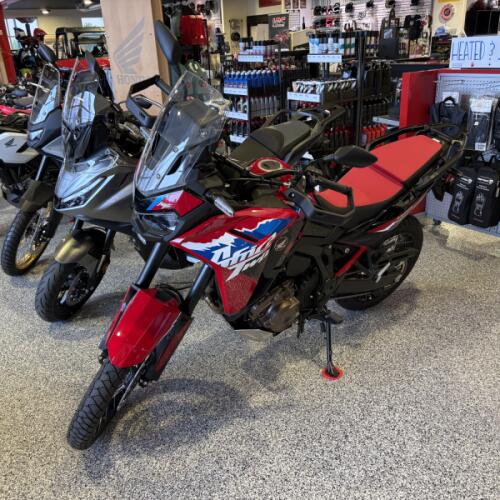 2024 Africa Twin DCT thumb 3