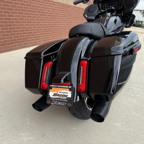 2026 Harley-Davidson® Road Glide® Vivid Black Black Trim thumb 0