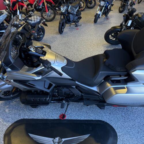 2025 Honda Gold Wing® DCT 50th Anniversary GL1800DSE thumb 1