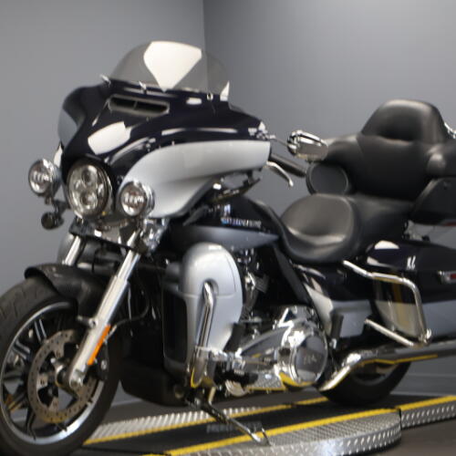 2019 Harley-Davidson® Ultra Limited Midnight Blue/Barracuda Silver thumb 0