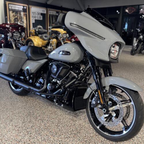 FLHX 2026 Street Glide® thumb 3