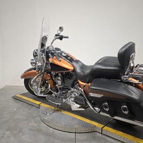 FLHRC 2008 Road King Classic thumb 0