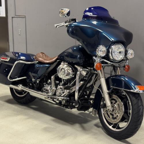 2013 FLHTP Luxury Blue Pearl thumb 3