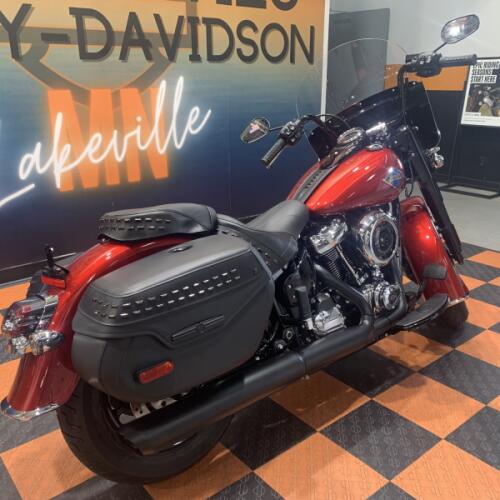 2026 Harley-Davidson Heritage Classic FLHC  thumb 3
