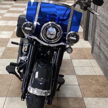 2026 Harley-Davidson® Heritage Classic Midnight Ember w/Laced Wheels thumb 3