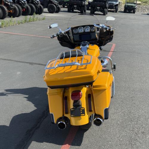 FLHXSE 2022 CVO™ Street Glide® thumb 2