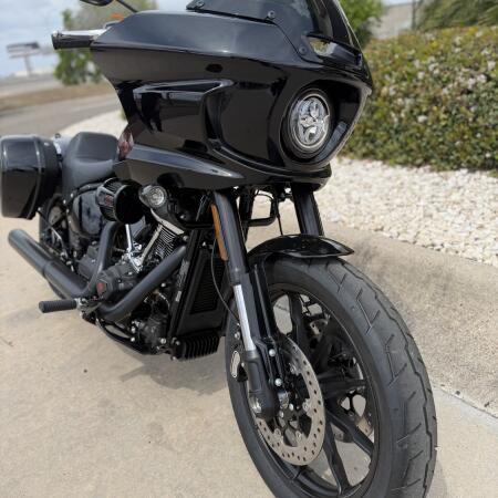 2026 Harley-Davidson® Low Rider® ST Vivid Black Black Trim thumb 2