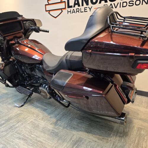 2024 Harley-Davidson® CVO™ Street Glide® Copperhead FLHXSE thumb 0