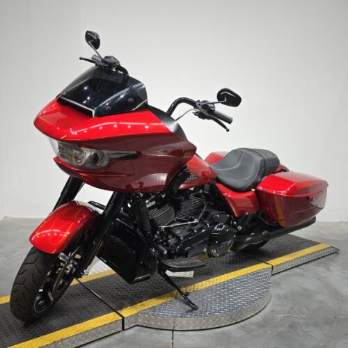 FLTRX 2025 Road Glide™ thumb 2