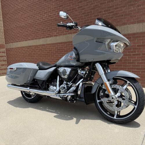 2026 Harley-Davidson® Road Glide® Dark Billiard Gray thumb 3