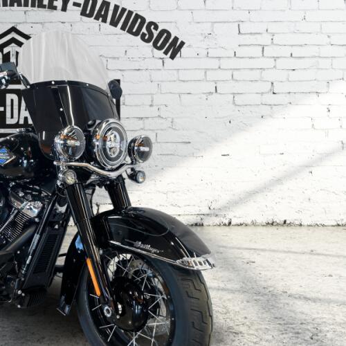 2026 Harley-Davidson® Heritage Classic Vivid Black Black Laced Wheels thumb 2