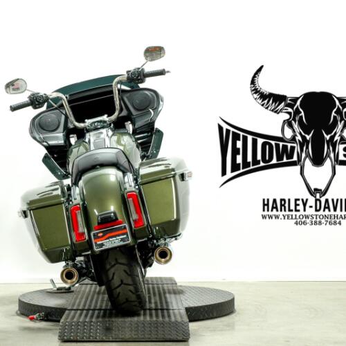 2026 Harley-Davidson® Road Glide® Olive Steel Metallic / Vivid Black Chrome Trim thumb 2