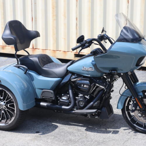 2024 Harley-Davidson® Road Glide® 3 Sharkskin Blue - Black Finish thumb 2