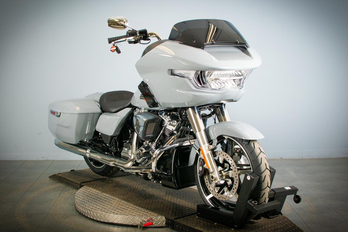 2026 Harley-Davidson® Road Glide™ FLTRX, photo 2