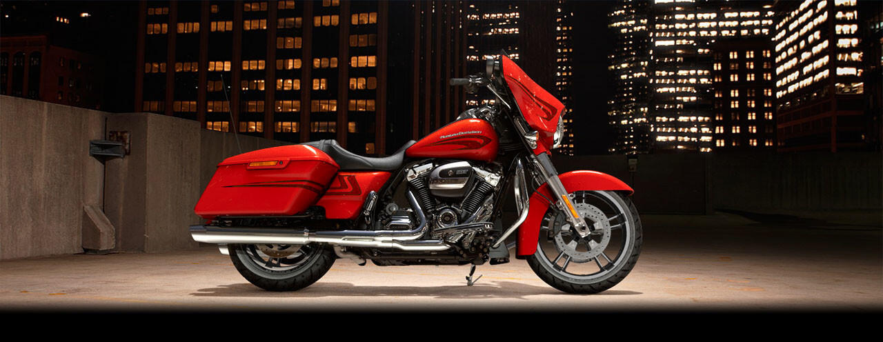 2017 Harley-Davidson® Street Glide® Special Custom Colour Laguna Orange