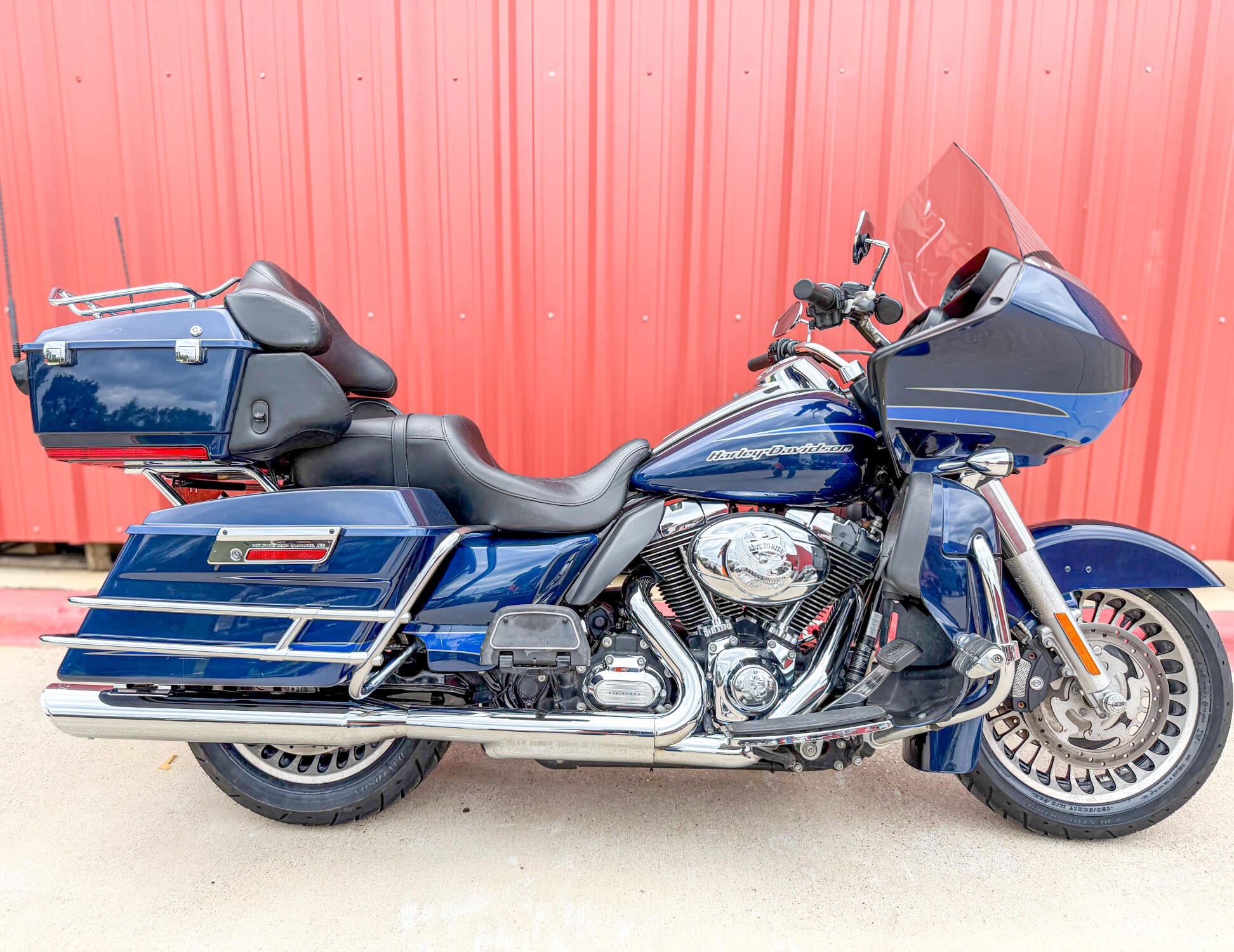 2013 Harley-Davidson® Road Glide® Ultra FLTRU