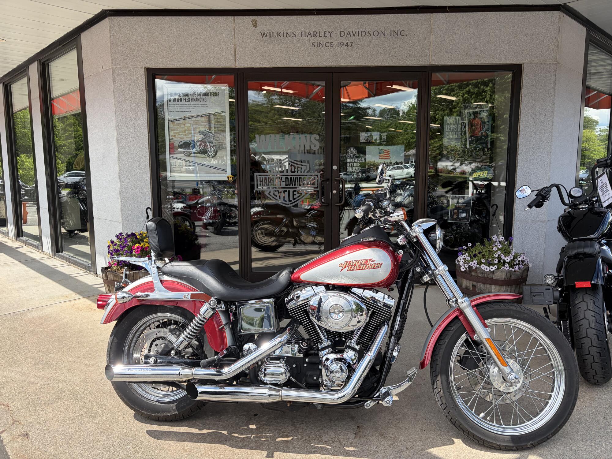 2004 HARLEY-DAVIDSON FXDL LOW RIDER in Sierra Red and Brilliant Silver