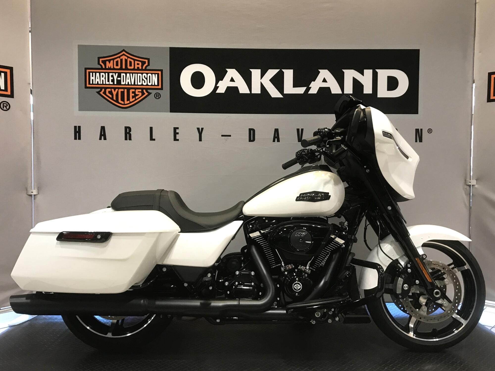 Harley-Davidson® Street Glide® 2024