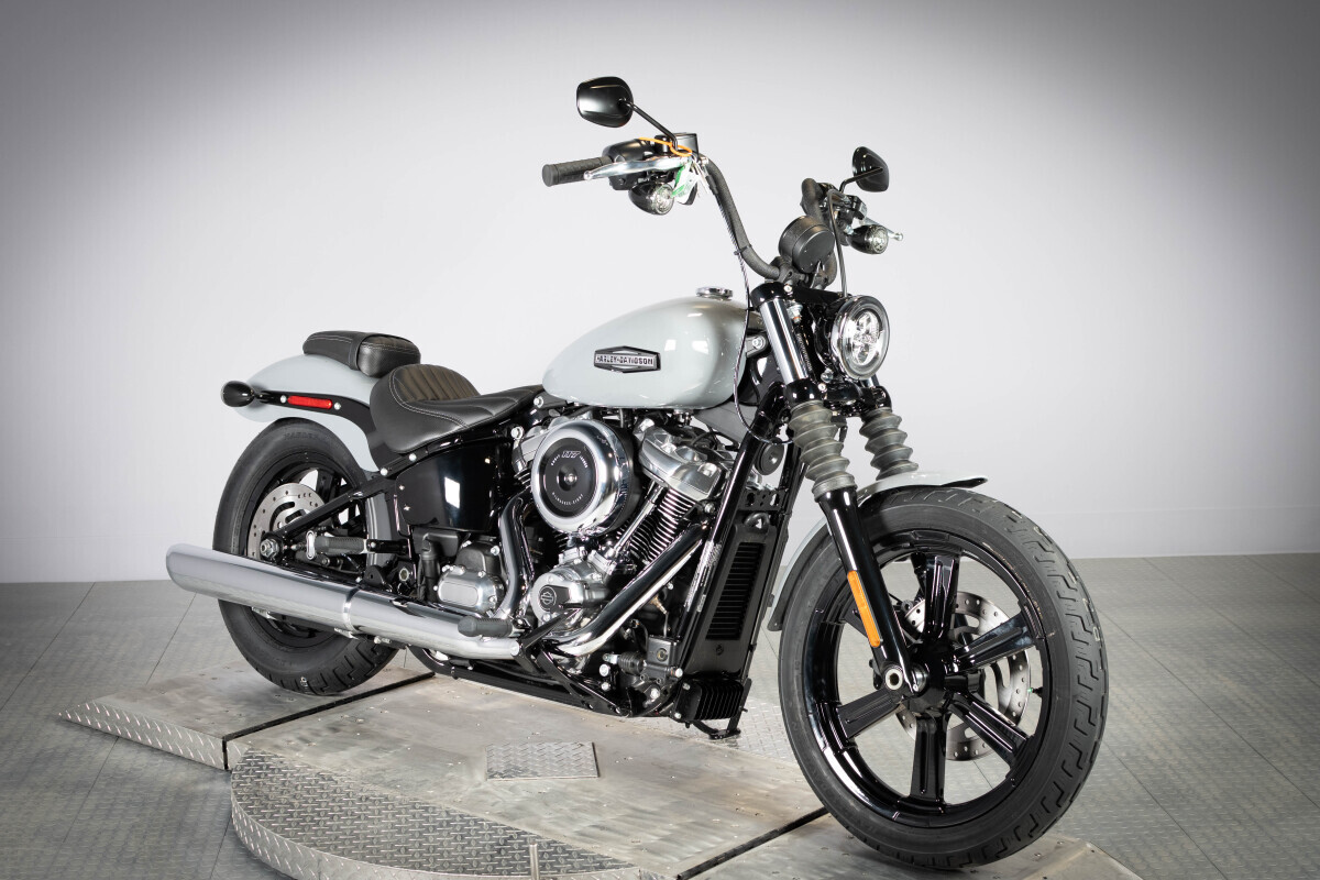 2026 Harley-Davidson® Street Bob® FXBB, photo 2