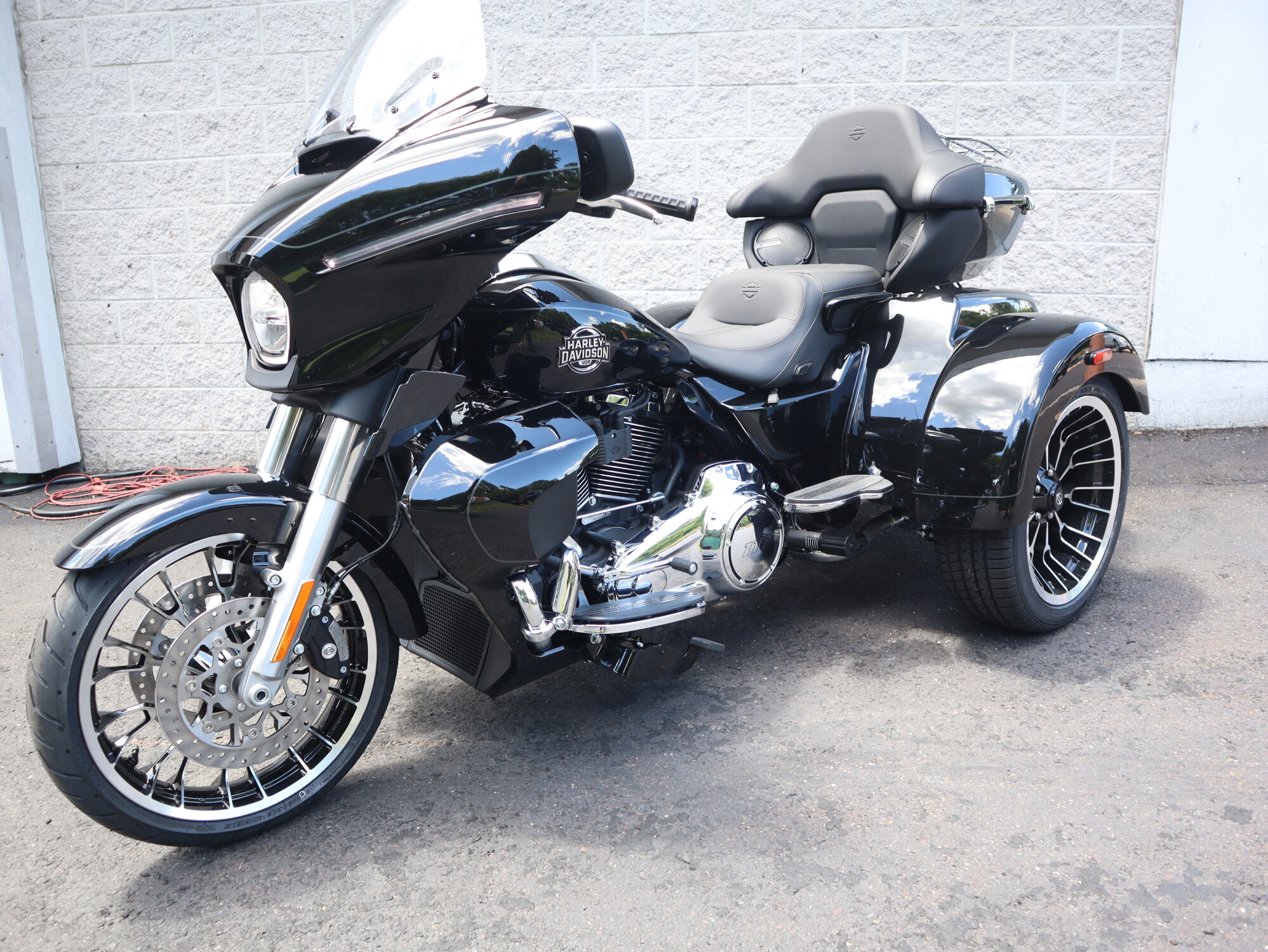 2026 Harley-Davidson® Street Glide 3 Limited FLHLT, photo 4