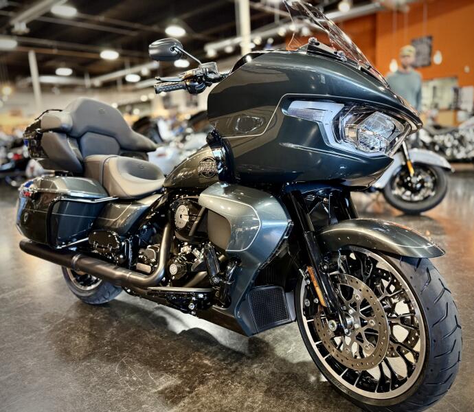 2026 Harley-Davidson® Road Glide Limited Iron Horse Metallic Black Trim