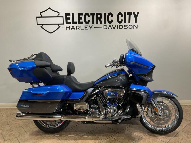 2026 Harley-Davidson® FLHXLSE CVO Street Glide Limited Electric Coast