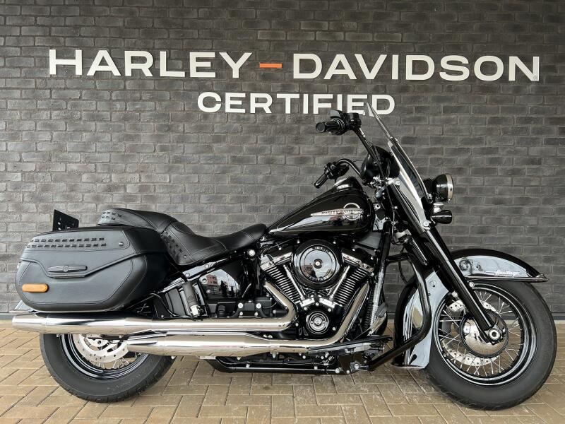2018 Harley-Davidson® Heritage Classic Vivid Black