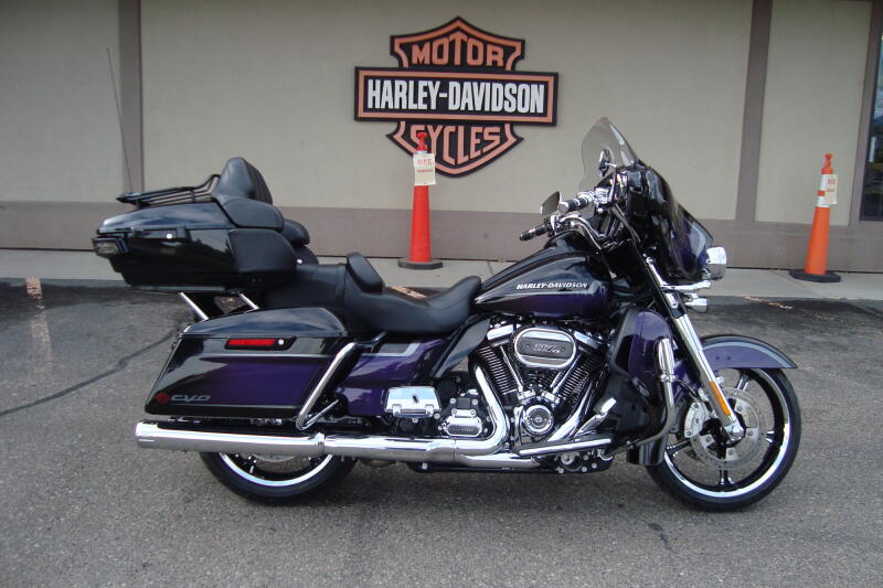 2021 Harley-Davidson® CVO™ Limited Royal Purple & Royal Black Fade