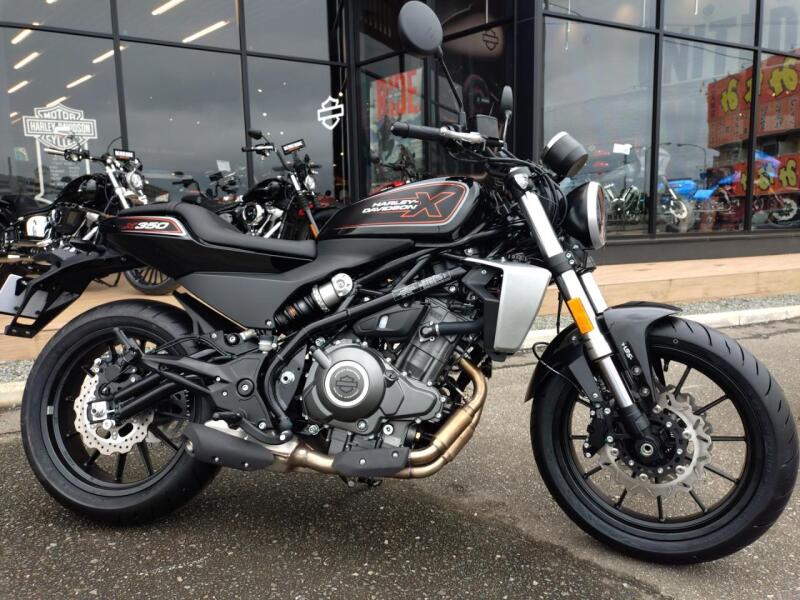  2025　X350　認定中古車　 ドラマティック　ブラック