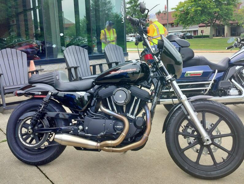 2019 Harley-Davidson® Iron 1200™ Vivid Black