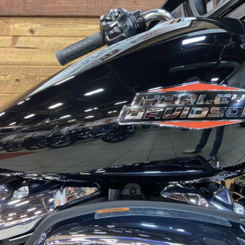 2025 Harley-Davidson® Street Glide® Vivid Black FLHX thumb 3