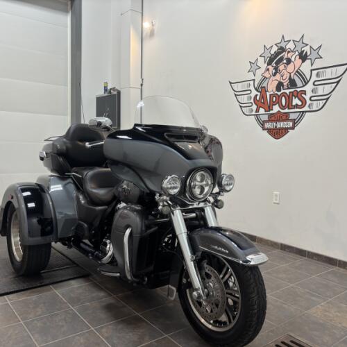 2022 Harley-Davidson® Tri Glide® Ultra Gauntlet Gray Metallic/Vivid Black thumb 3