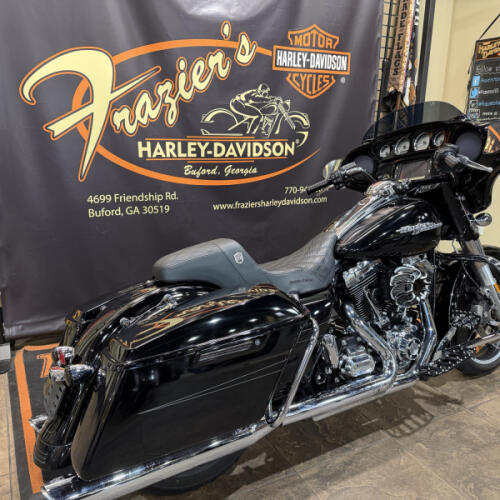 2016 Harley-Davidson® Street Glide® Special BLACK W/PINSTRIPE thumb 2
