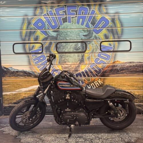 2021 Harley-Davidson® Iron 1200™ Vivid Black thumb 3
